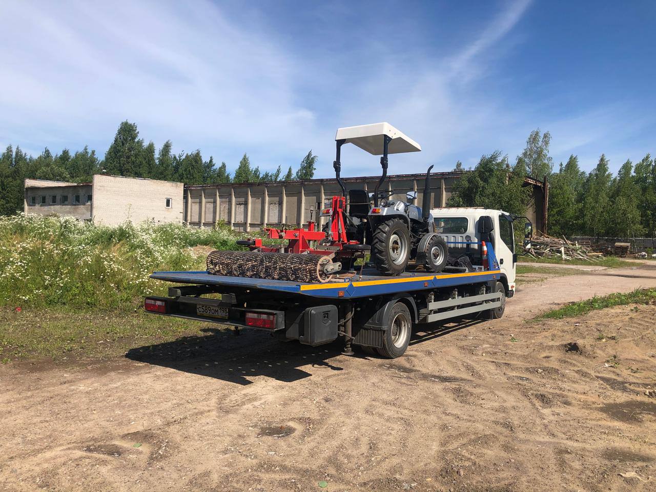 Доставка мини трактора в конный клуб Кронштадт