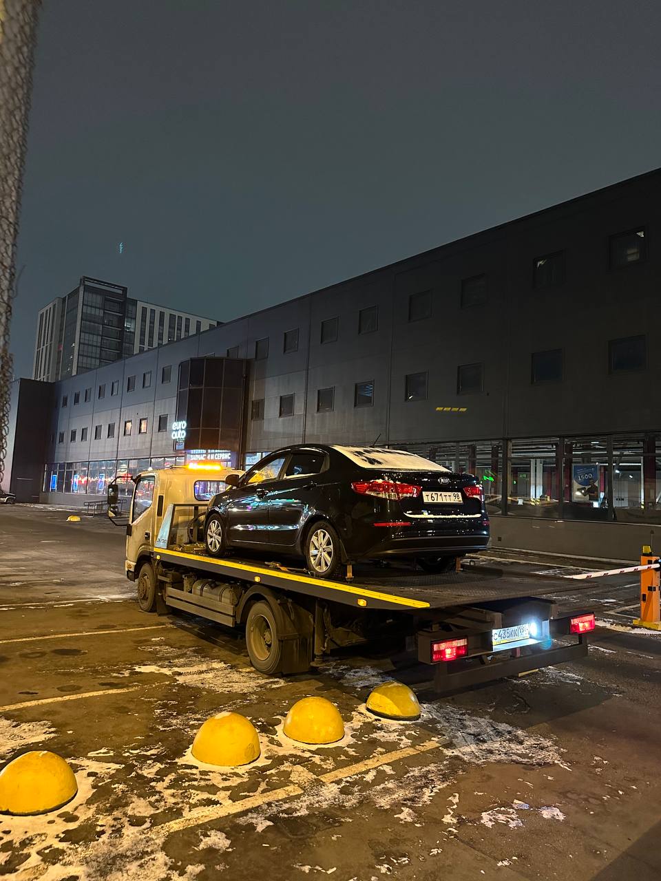 Ночная эвакуация в сервисный центр ЕвроАвто, улица Фучика