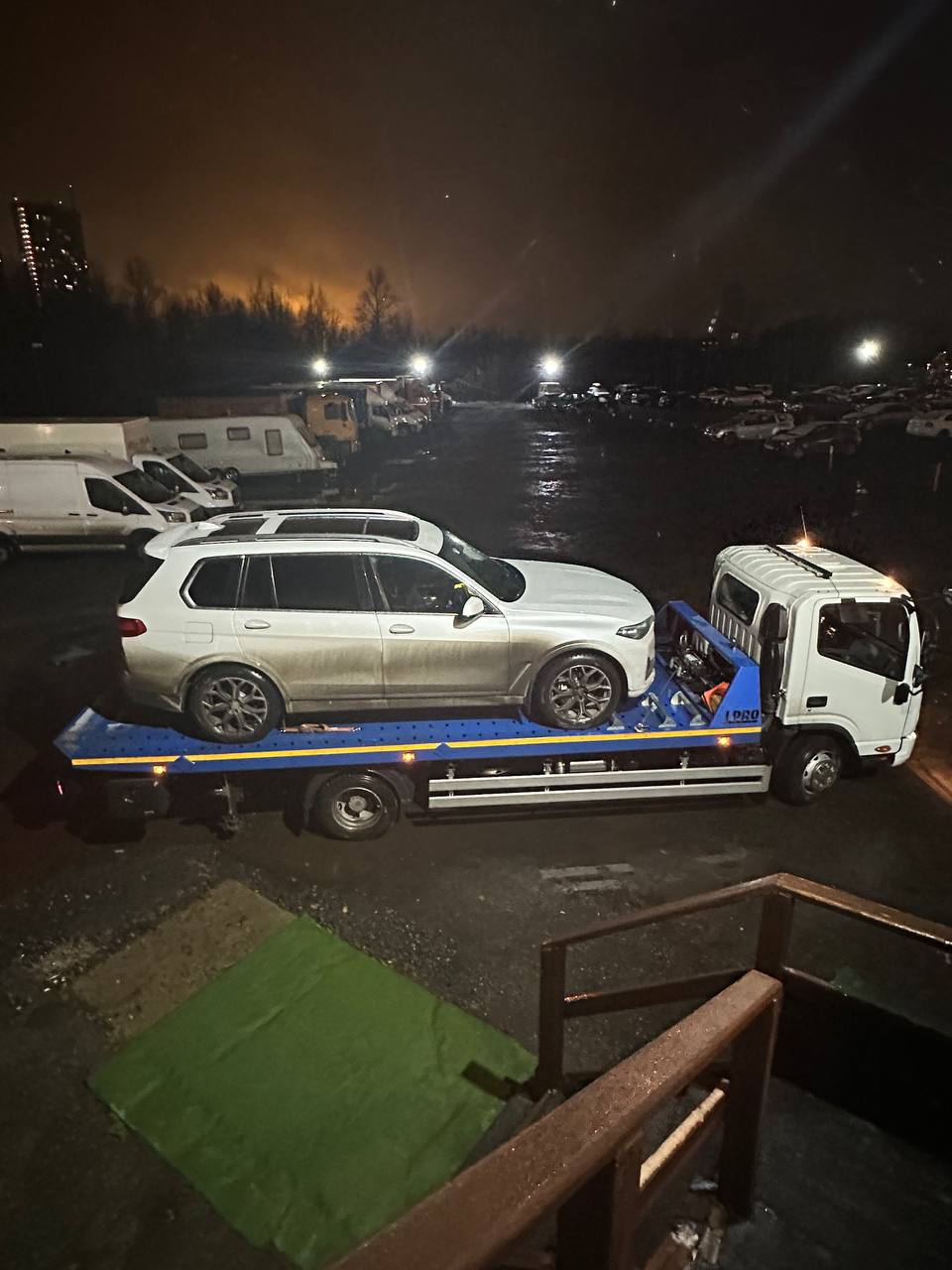 Эвакуация неисправного BMW X7 Тверь Санкт-Петербург